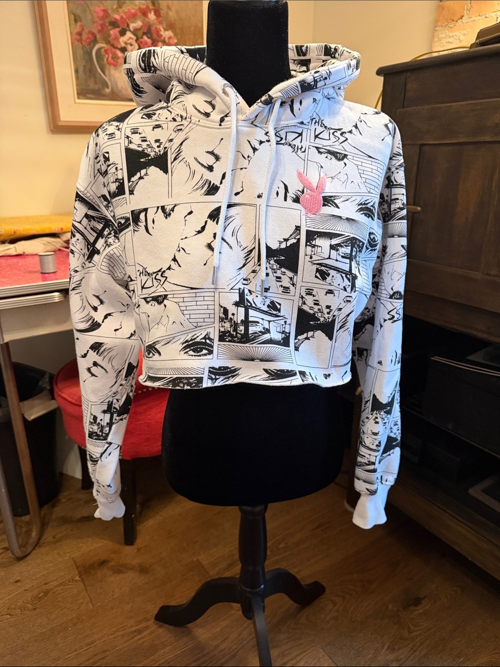 PLAYBOY Black & White Cropped Comic-Print Hoodie with Pink Bunny